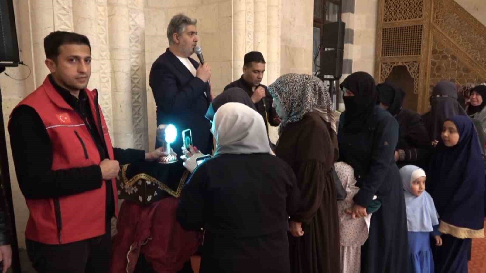 Gaziantep’te Sakal-ı Şerif’e yoğun ilgi