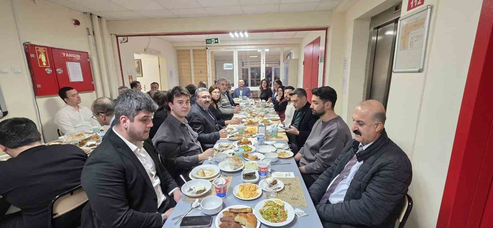 Sağlık &ccedil;alışanları iftar sofrasında buluştu
