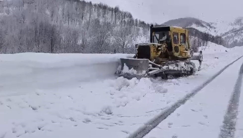 Tunceli&rsquo;de 85 k&ouml;y yolu a&ccedil;ıldı, 58 k&ouml;y yolunda &ccedil;alışmalar s&uuml;r&uuml;yor
