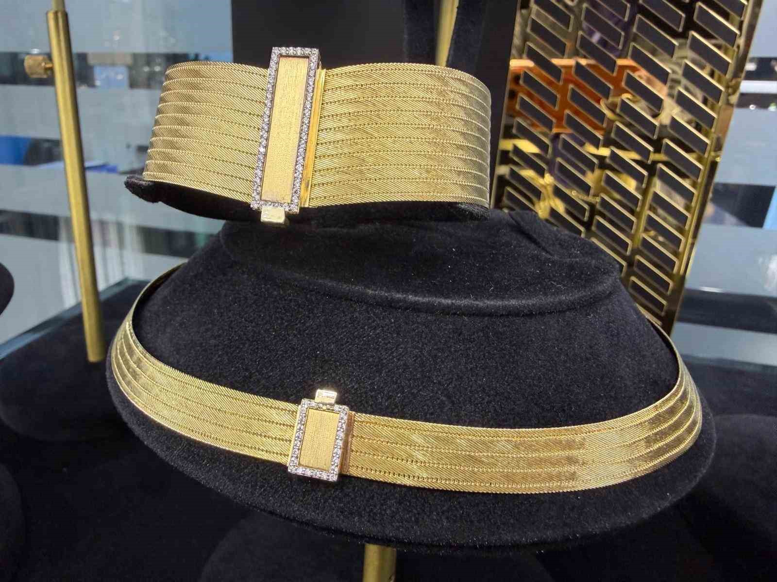 Savaşçıların zırhından düğünlerin baş tacına