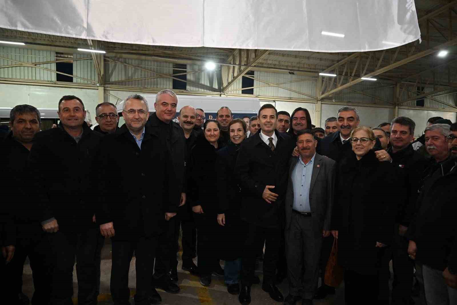 Başkan Ahmet Akın Susurluklu hemşehrileriyle aynı sofrada buluştu
