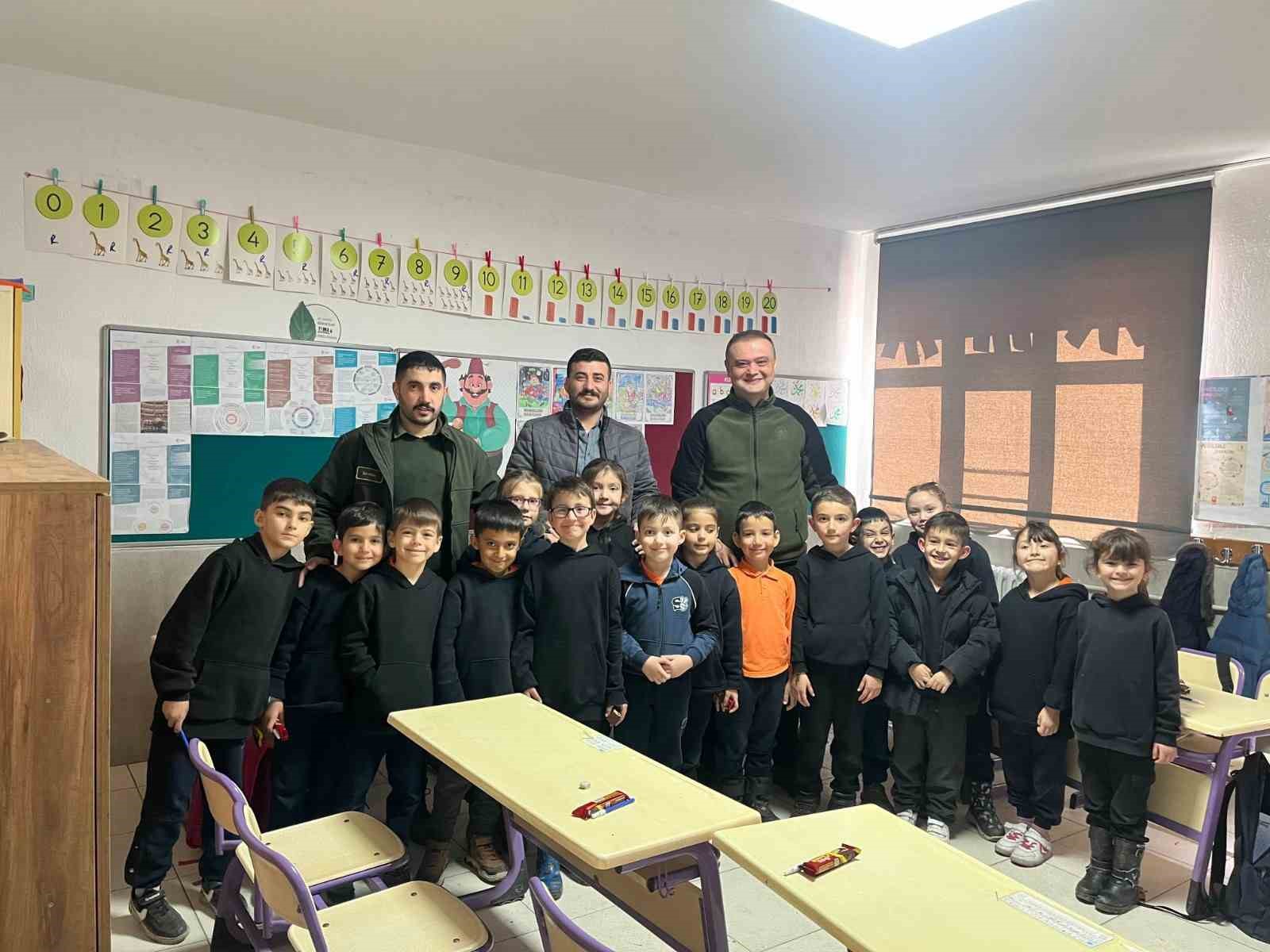 Pazarlar il&ccedil;esinde minik &ouml;ğrencilere "Yeşil Vatan" eğitimi
