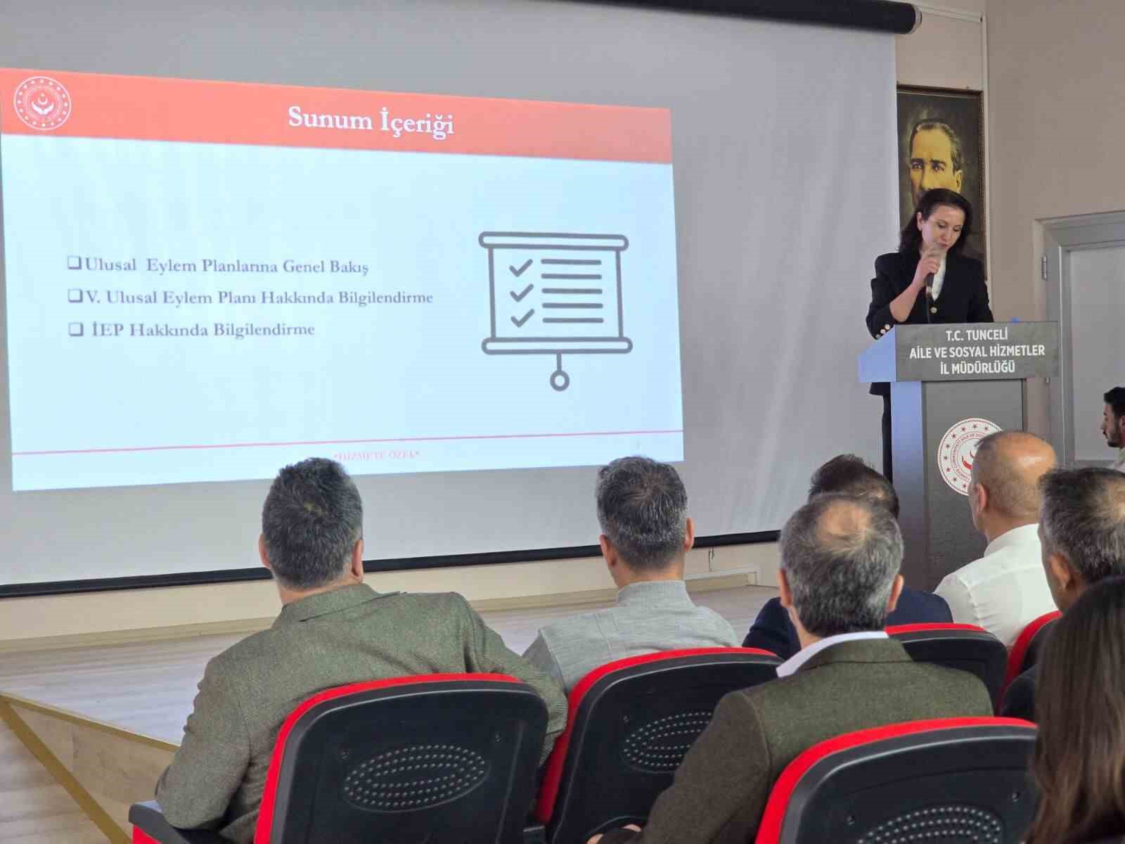 Tunceli&rsquo;de kadına y&ouml;nelik şiddetle m&uuml;cadelede yerel yol haritası belirlendi
