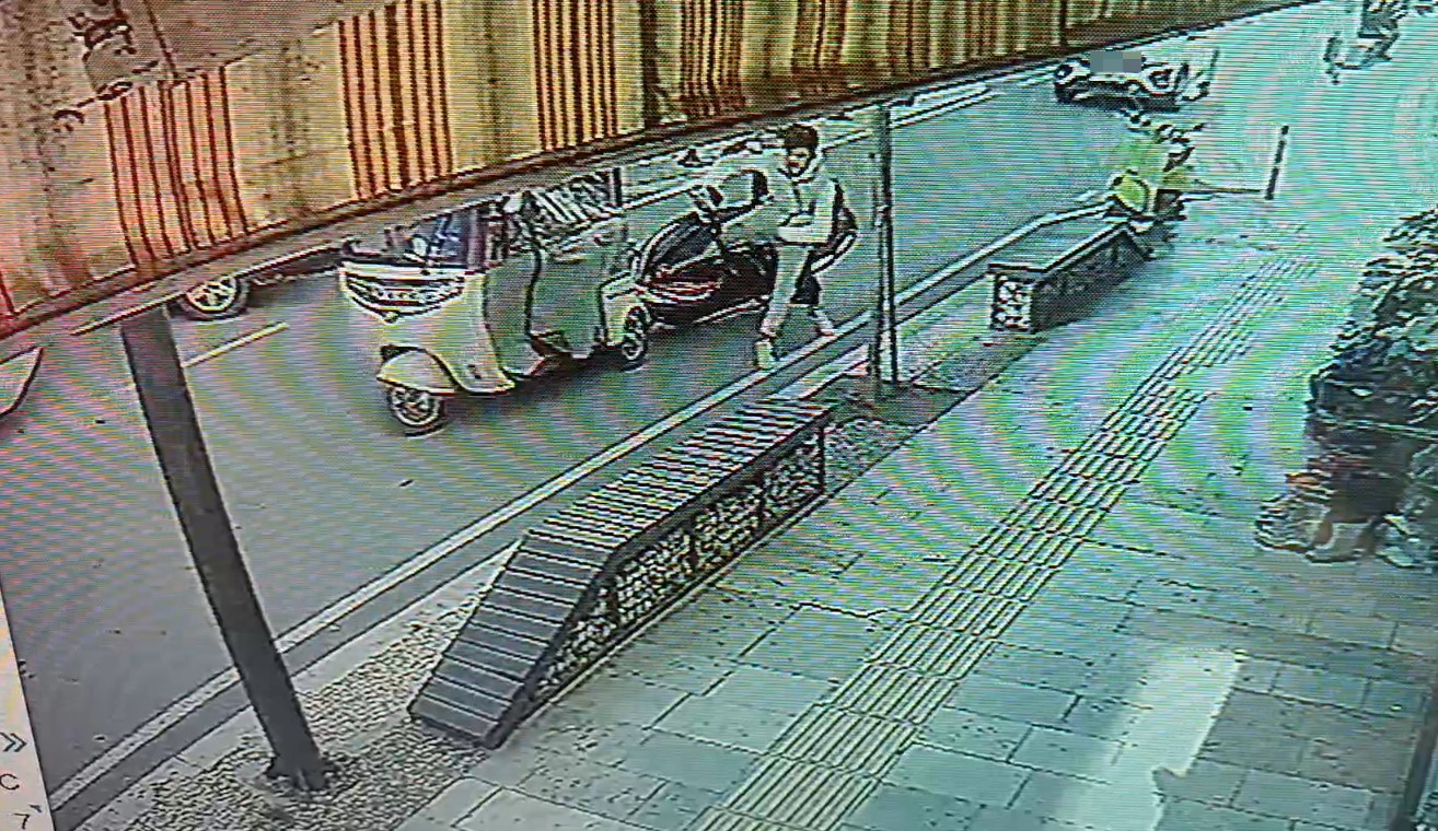 Antalya’da 100 metre arayla motosikletlileri yola savuran iki kaza: 1 yaralı