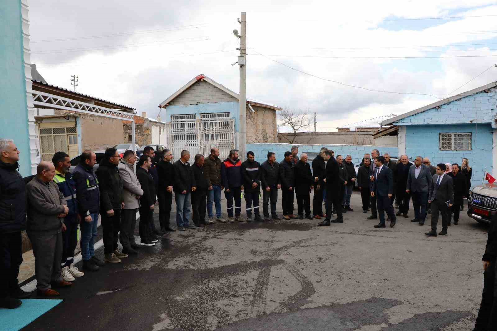 Vali Akmeşe Altunhisar’da vatandaş ve esnafla buluştu