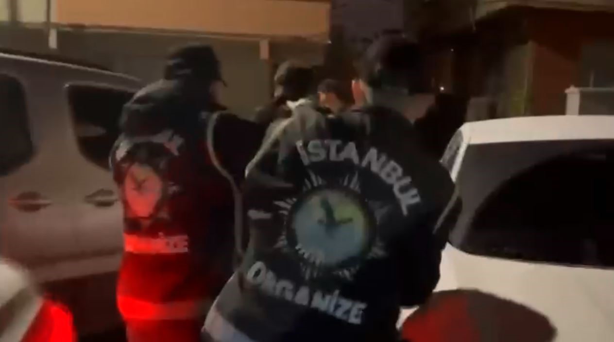 İstanbul&rsquo;da iş yerlerini silahla ateş a&ccedil;an 7 ş&uuml;pheli yakalandı
