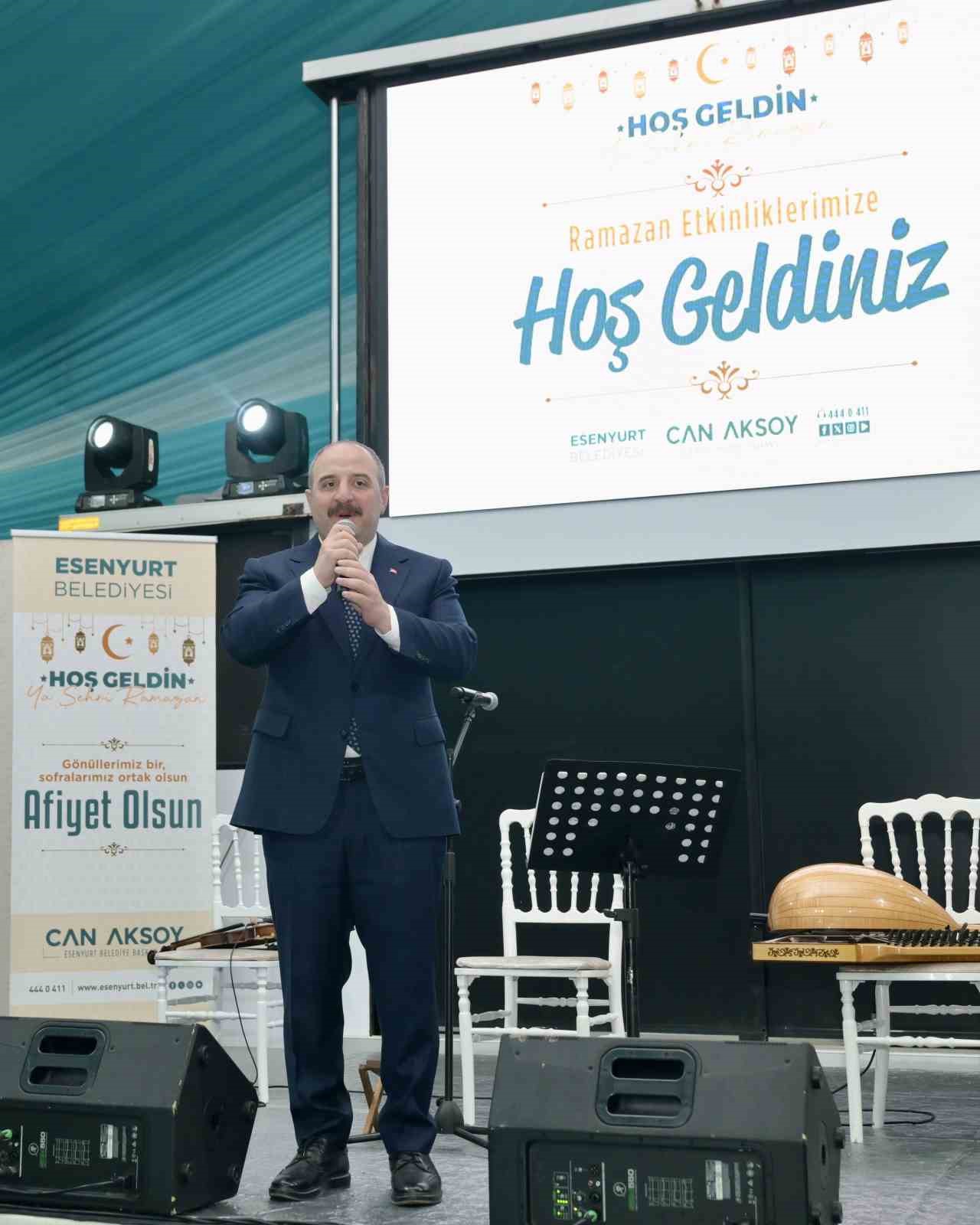 Mustafa Varank ve Can Aksoy, g&ouml;n&uuml;l sofrasında Esenyurtlularla bir araya geldi
