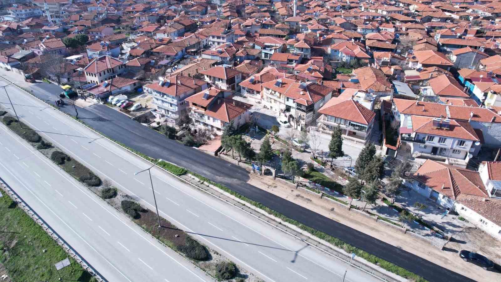 Kula&rsquo;da ulaşım konforu i&ccedil;in 8 bin tonluk asfalt &ccedil;alışması
