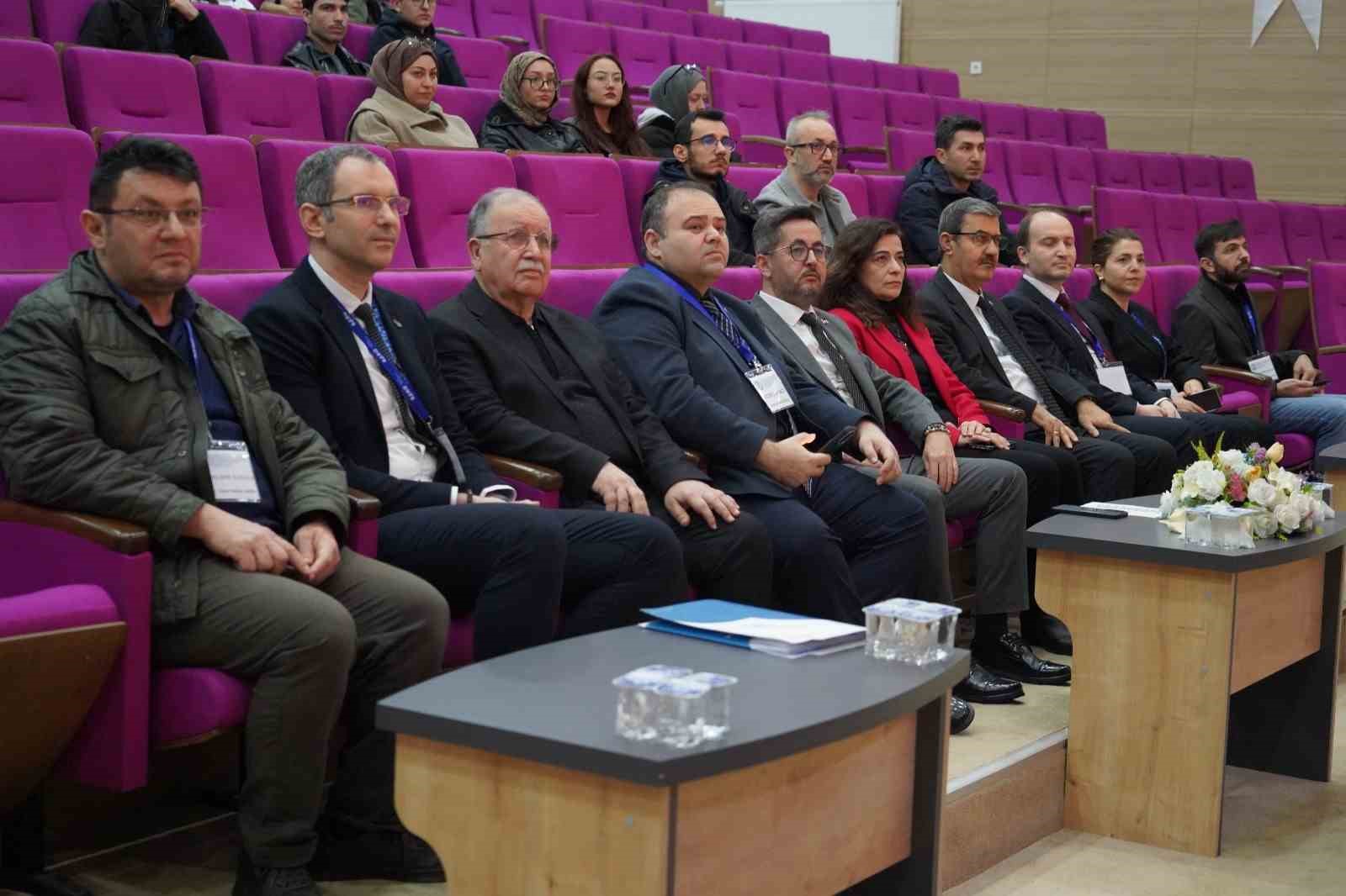 BAR&Uuml;&rsquo;de d&uuml;zenlenen &ccedil;alıştayda siber g&uuml;venliği vurgu
