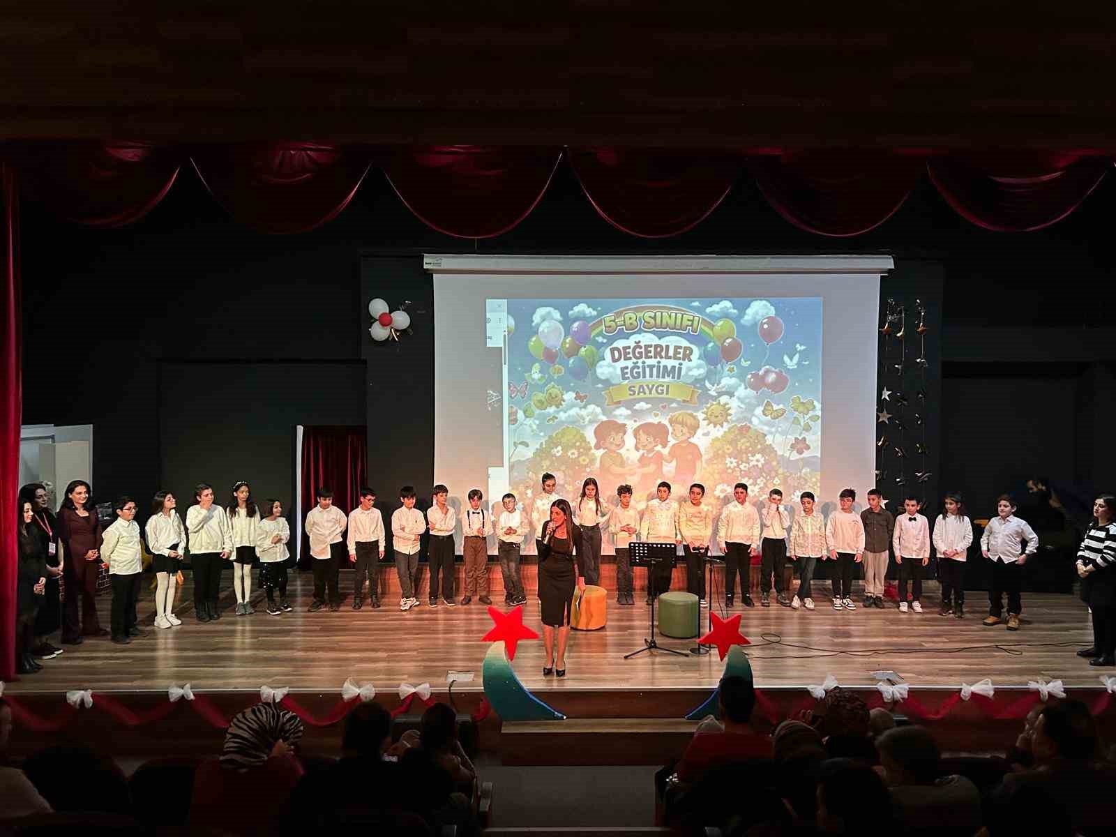 Bulut Başarı Koleji&rsquo;nde değerler sahneye taşındı
