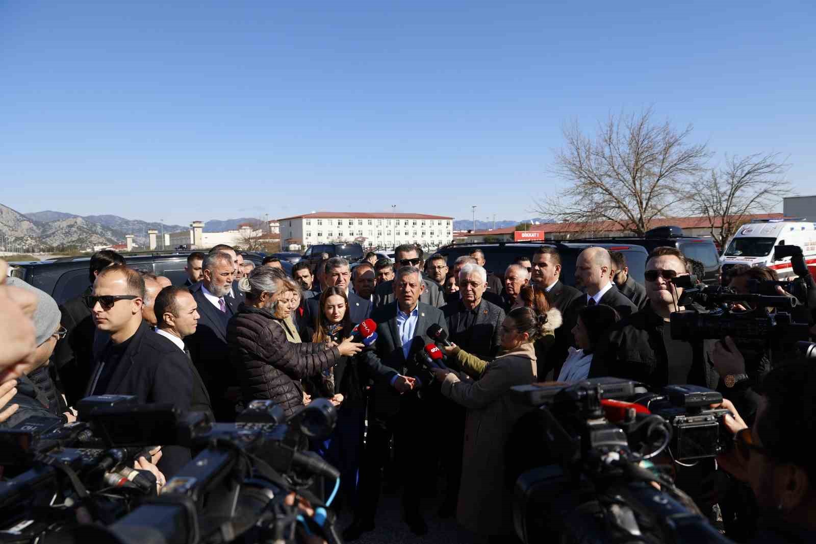 &Ouml;zg&uuml;r &Ouml;zel&rsquo;den &rsquo;Tanju &Ouml;zcan&rsquo; a&ccedil;ıklaması
