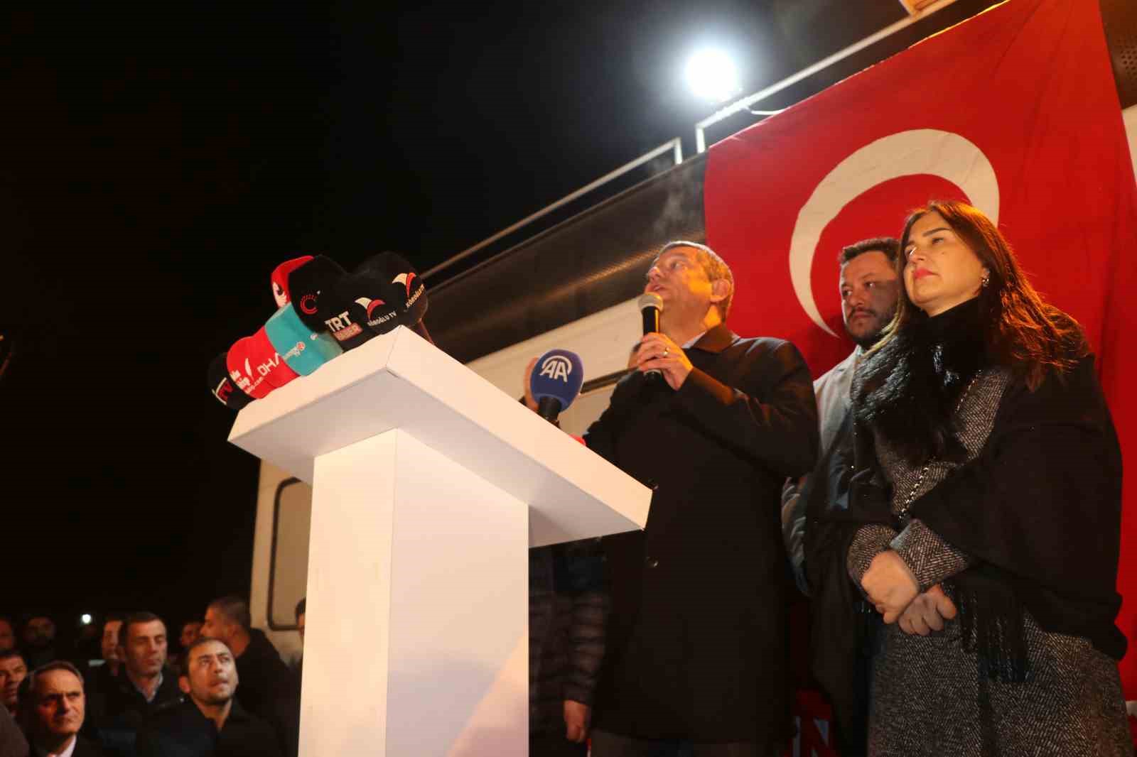 Özgür Özel: "Tanju’yla gurur duyuyoruz"