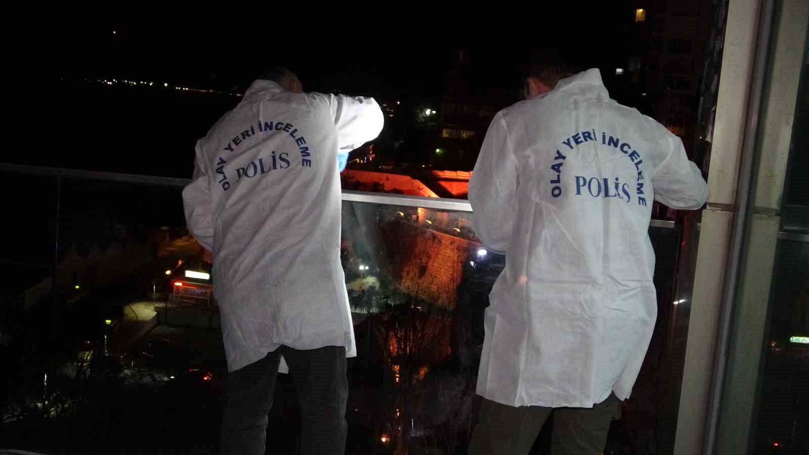 Antalya&rsquo;da 21 Yaşındaki gen&ccedil; 30 metre y&uuml;kseklikten beton zemine d&uuml;şerek hayatını kaybetti
