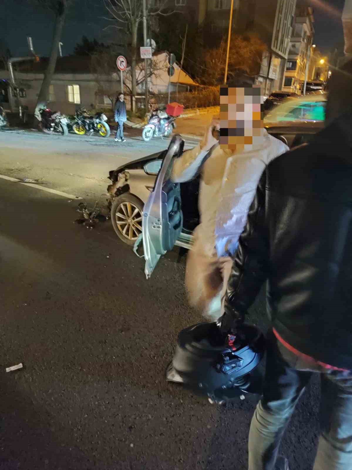 Avcılar&rsquo;da karşıdan karşıya ge&ccedil;en engelli gen&ccedil;, araba &ccedil;arpması sonucu hayatını kaybetti
