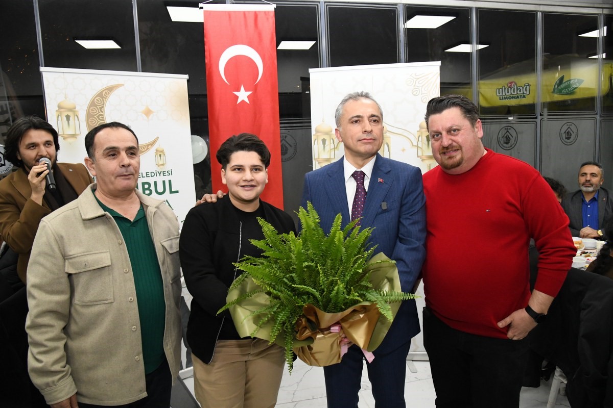 Osmaniyeli &ouml;ğrenciler İstanbul&rsquo;da kurulan iftar sofrasında bir araya geldi
