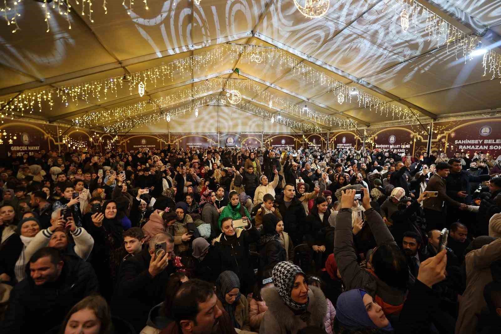 Şahinbey Belediyesi ramazan etkinlikleriyle g&ouml;n&uuml;lleri ısıtıyor
