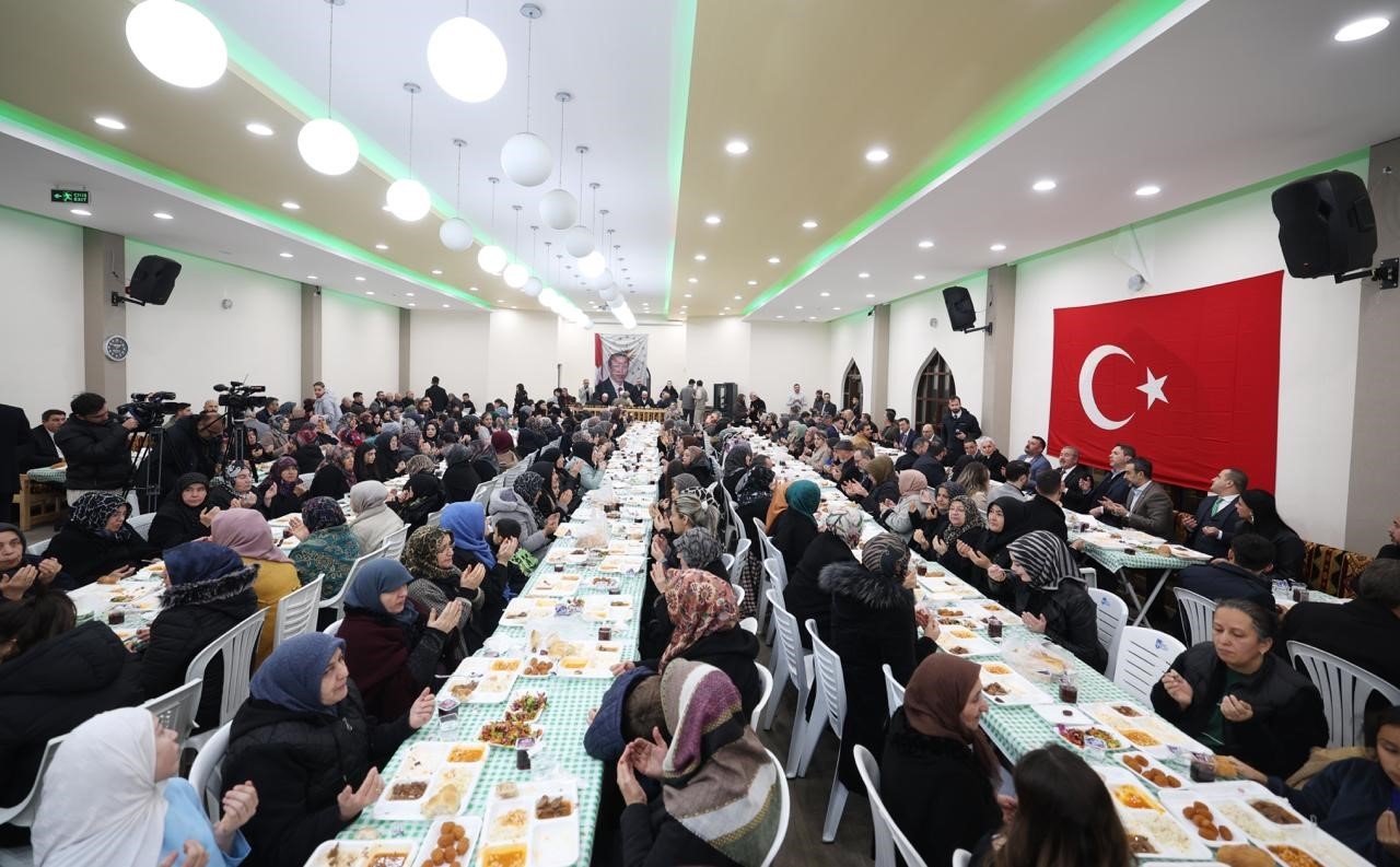 Bakan Bayraktar: "T&uuml;rkiye olarak bizim &ccedil;ok daha g&uuml;&ccedil;l&uuml; olmamız lazım"
