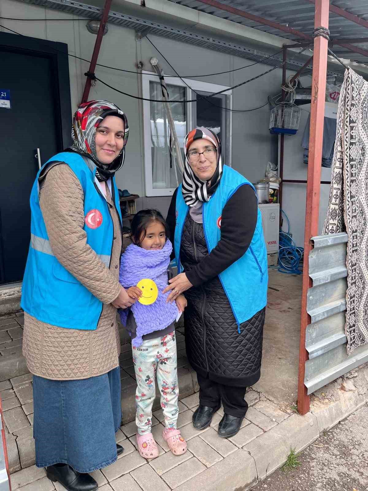Sevgi ilmekleri Nurdağı’ndaki çocuklara ulaştı