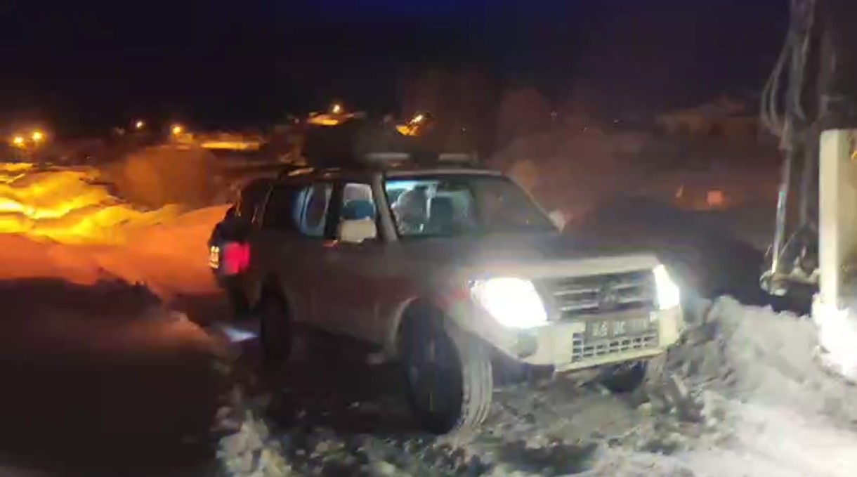 Muş’ta kapanan köy yolu şeker hastası için açıldı