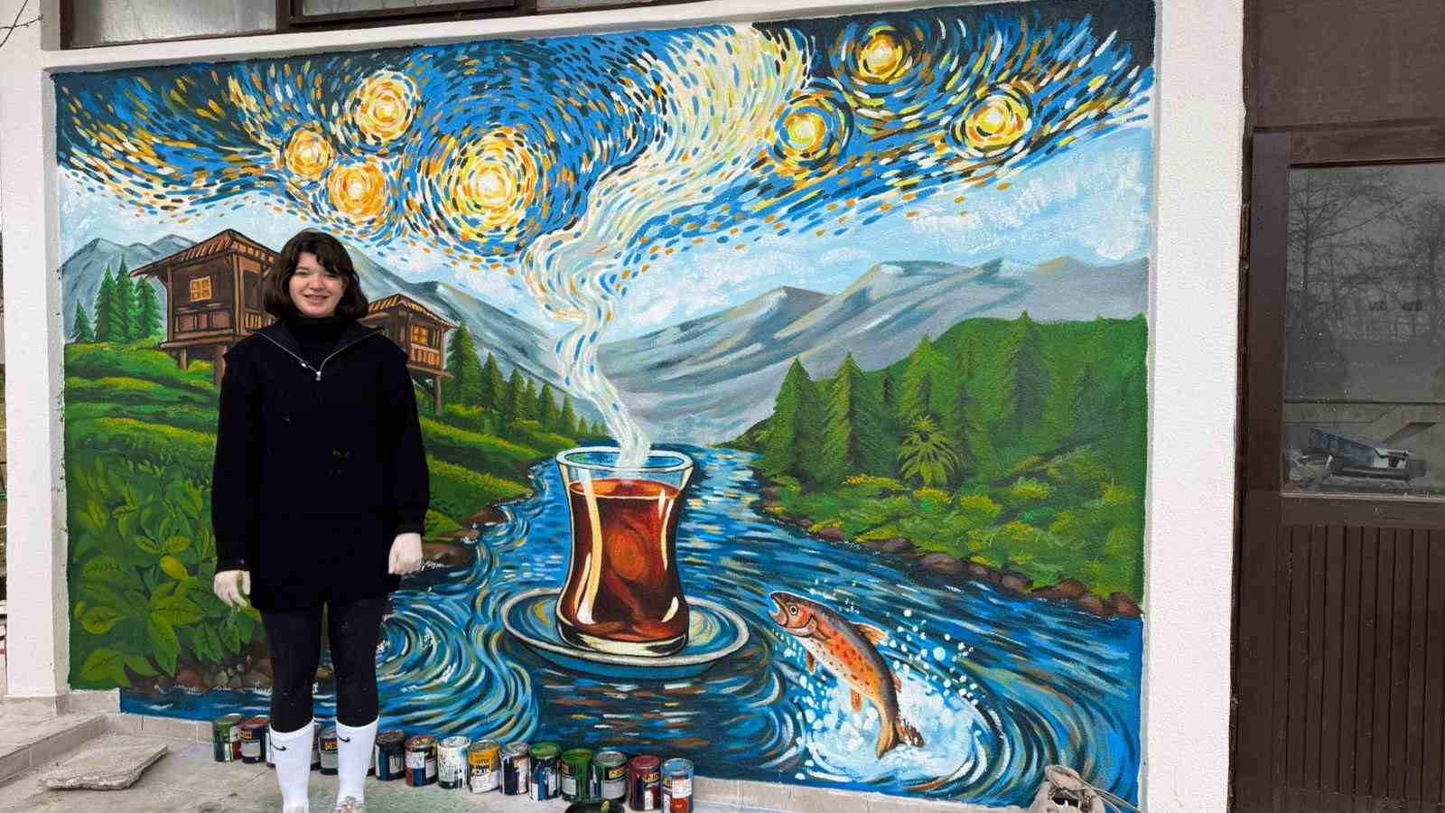 Adana’dan öğrenim için geldiği Rize’yi renklendiriyor