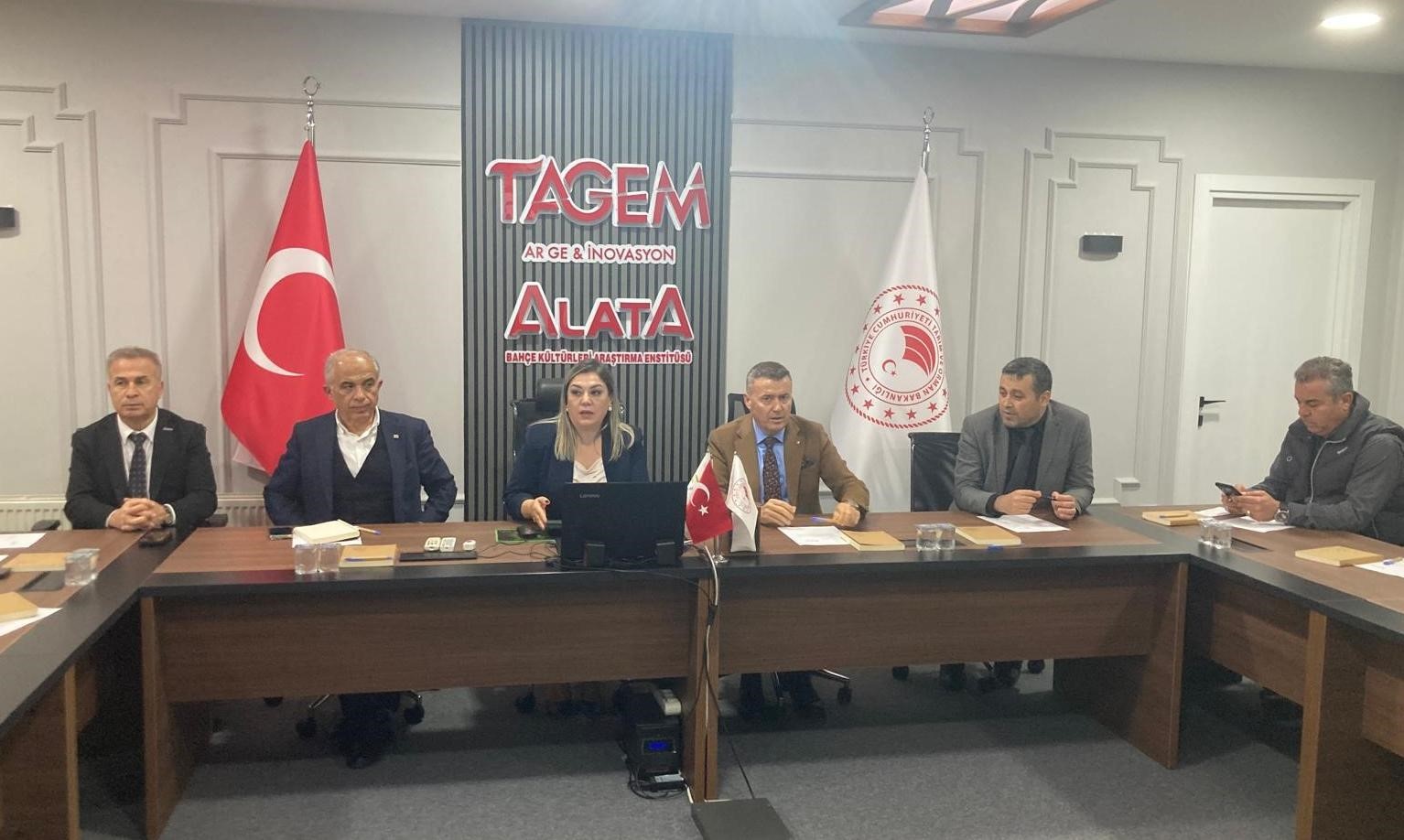 Mersin tarımı faydalı b&ouml;cekle biyolojik m&uuml;cadeleye odaklandı
