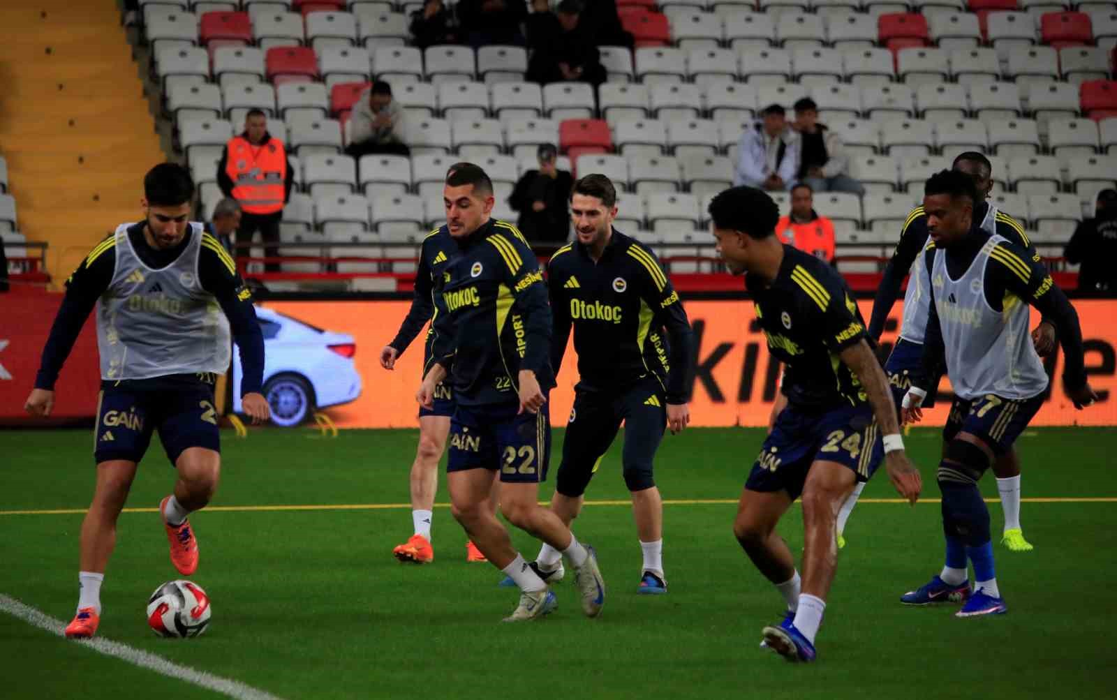 Trendyol S&uuml;per Lig: Antalyaspor: 0 - Fenerbah&ccedil;e: 0 (Ma&ccedil; devam ediyor)
