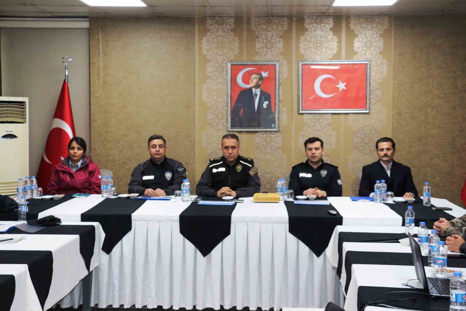 Şırnak Emniyet Müdürü Sazak: "Vatandaşın huzuru için görev başındayız"