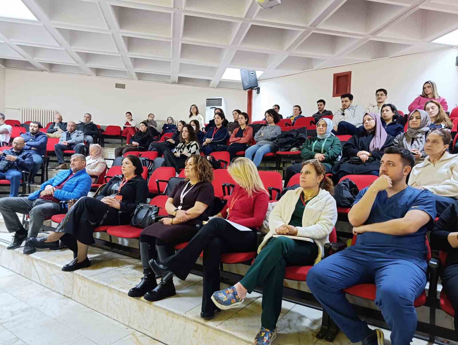 Aydın&rsquo;da sağlık &ccedil;alışanlarına organ bağışı eğitimi verildi
