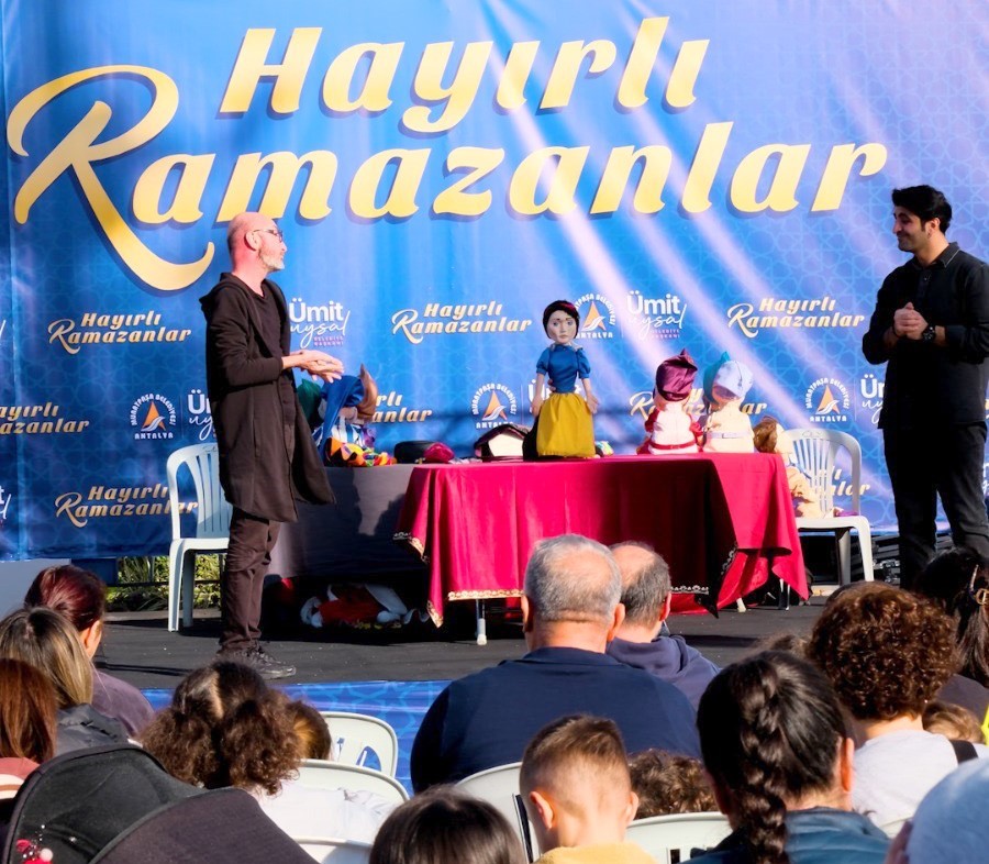 Muratpaşa Kent Meydanı’nda Ramazan buluşmaları devam ediyor