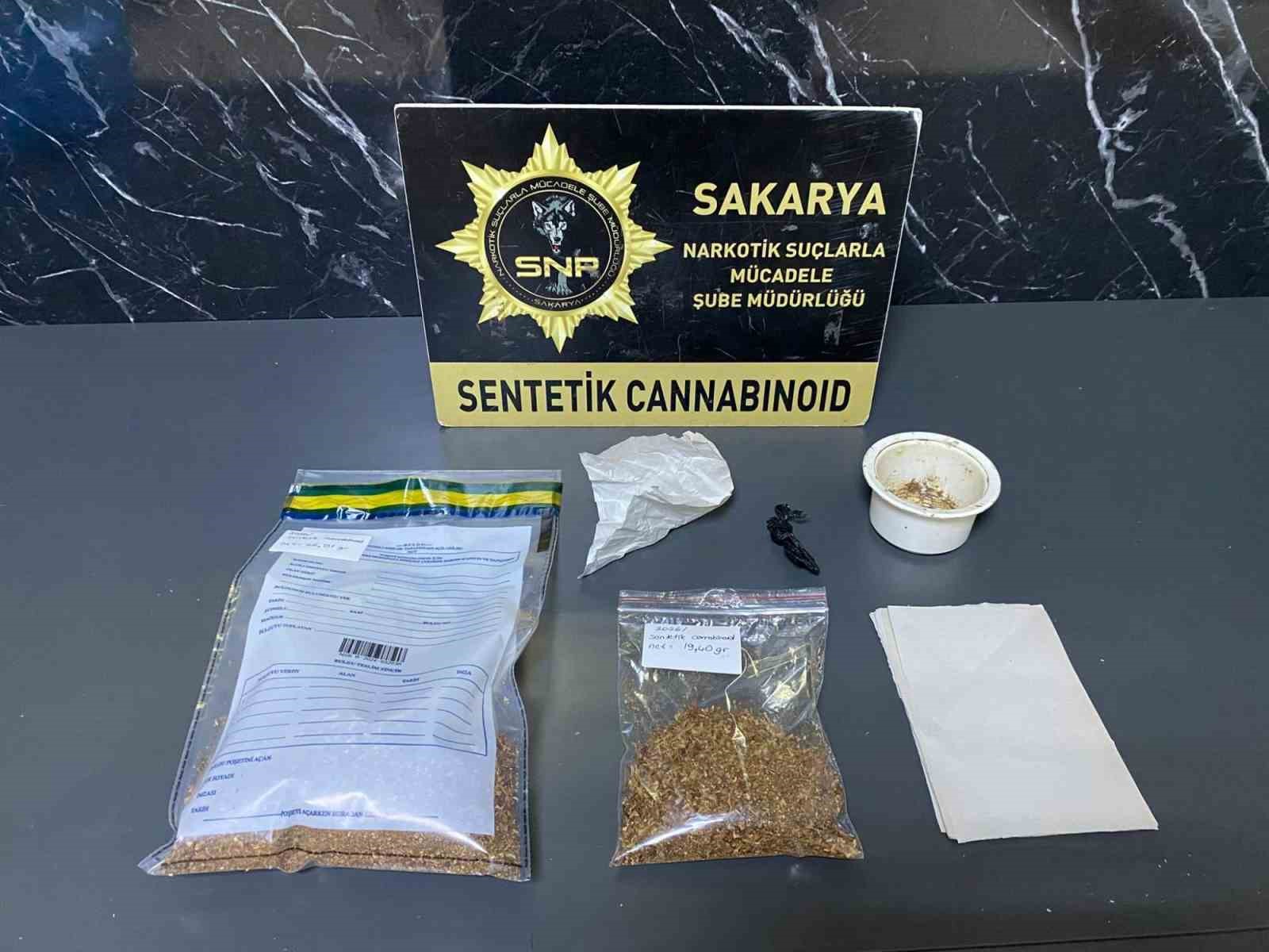 Sakarya emniyeti zehir tacirlerine geçit vermiyor: 1 tutuklama