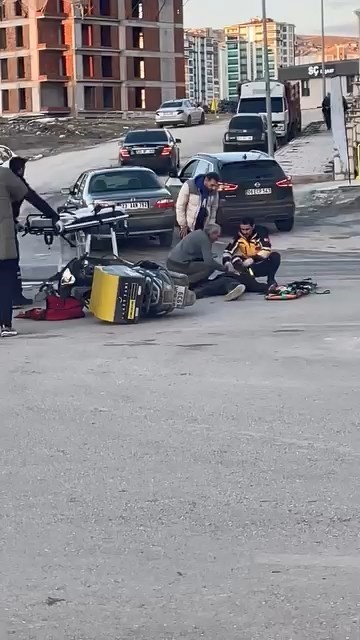 Elazığ’da motosiklet ile otomobil çarpıştı: 1 yaralı
