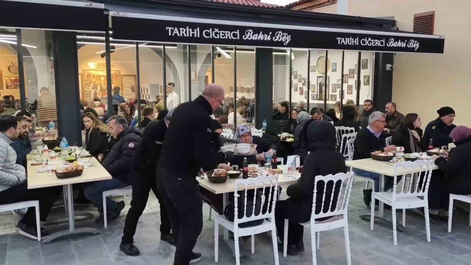 Selimiye yeniden a&ccedil;ıldı, Edirne ziyaret&ccedil;i akınına uğradı
