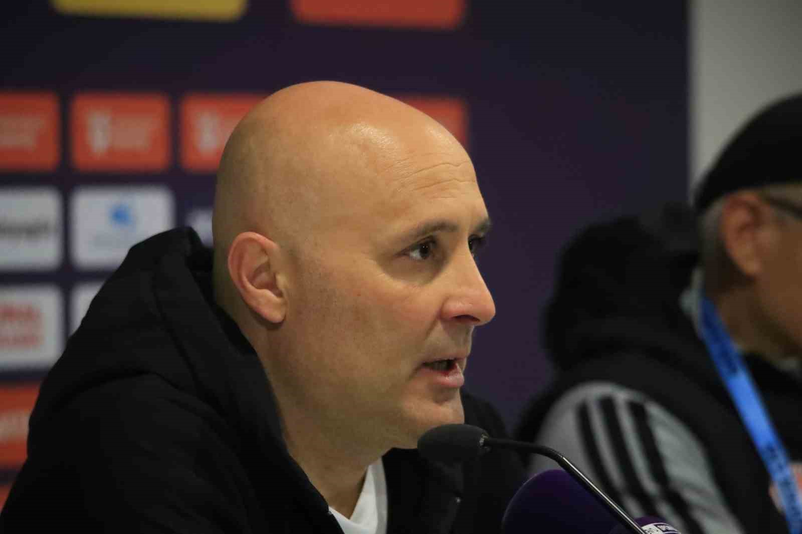 Sami Uğurlu: "İ&ccedil; sahada aldığımız puanları dış sahada almaya başladığımızda ligde kalacağız"
