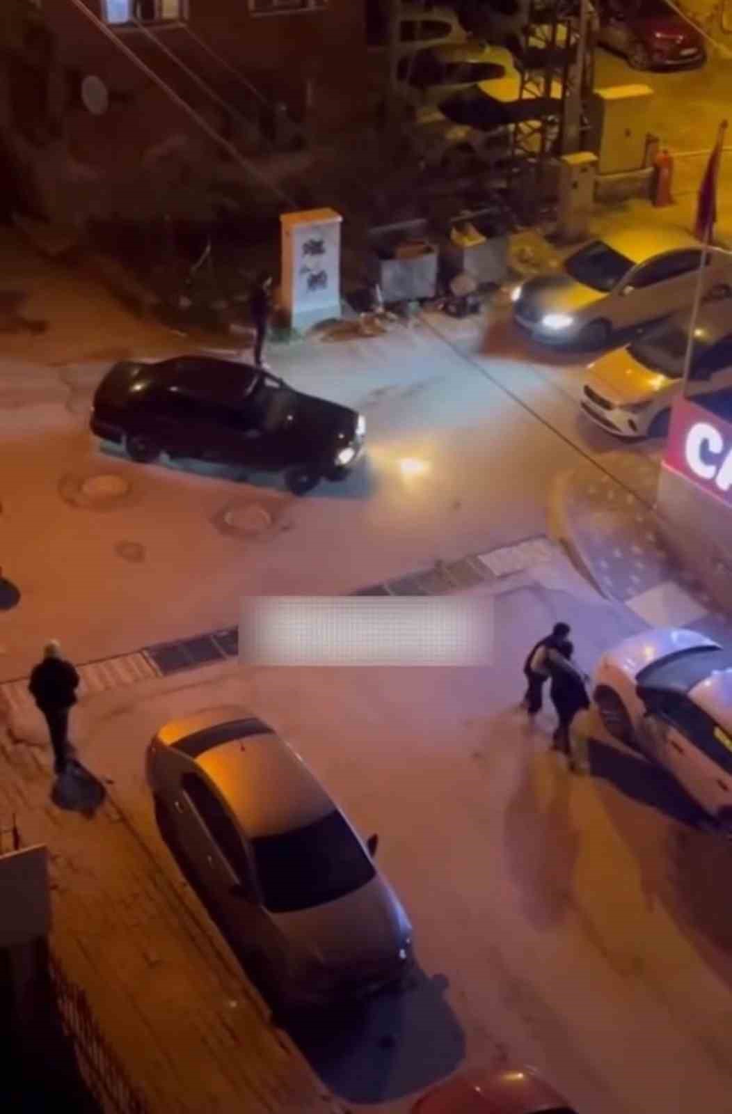 &Ccedil;ankırı&rsquo;da iki grup arasındaki kavga kamerada
