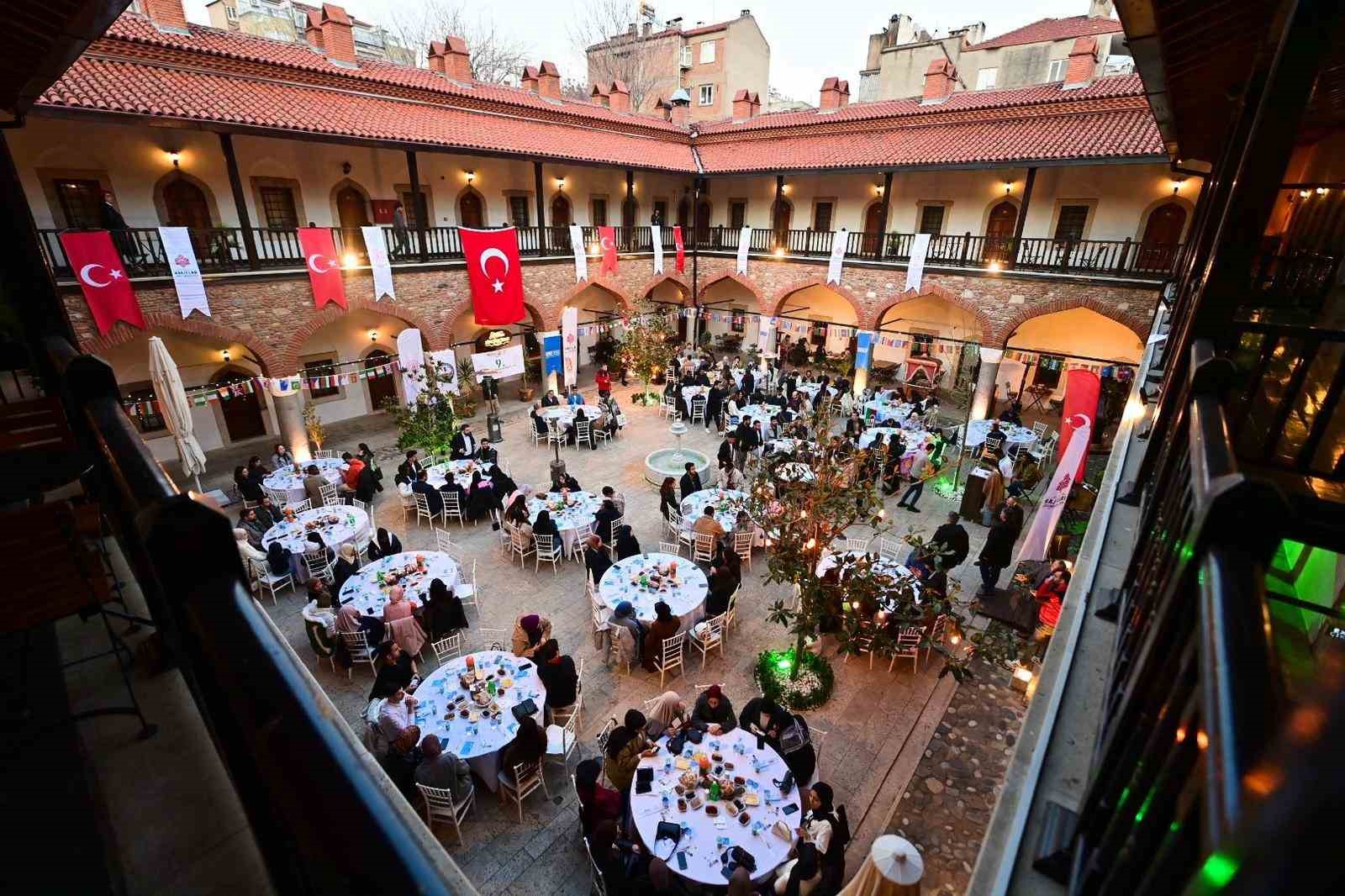 AD&Uuml; Rekt&ouml;r&uuml; Kent, uluslararası &ouml;ğrencilerin iftarına katıldı
