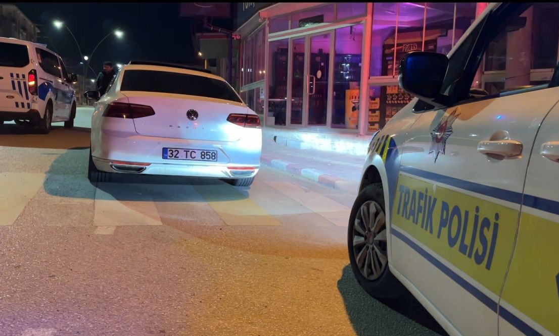 Burdur&rsquo;da tehlikeli ara&ccedil; kullandı, yakalandığında alkoll&uuml; &ccedil;ıktı
