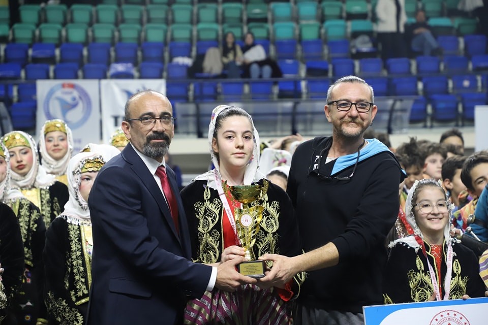K&uuml;tahya&rsquo;da &rsquo;Okullar Arası Halk Oyunları İl Birinciliği&rsquo; tamamlandı
