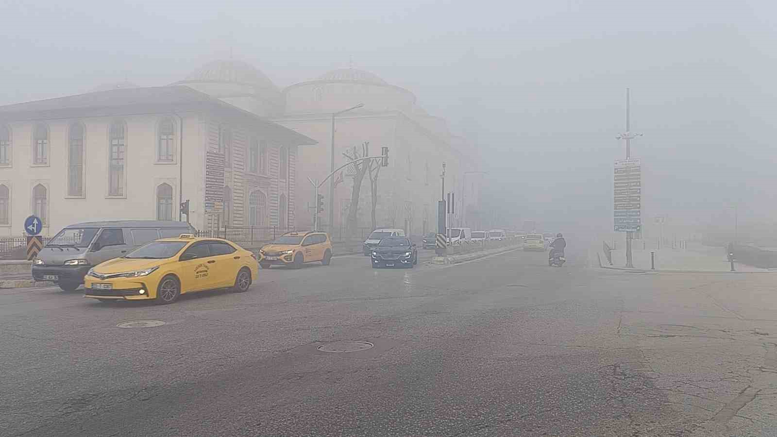 Edirne&rsquo;de sis etkili oldu, Selimiye g&ouml;zden kayboldu
