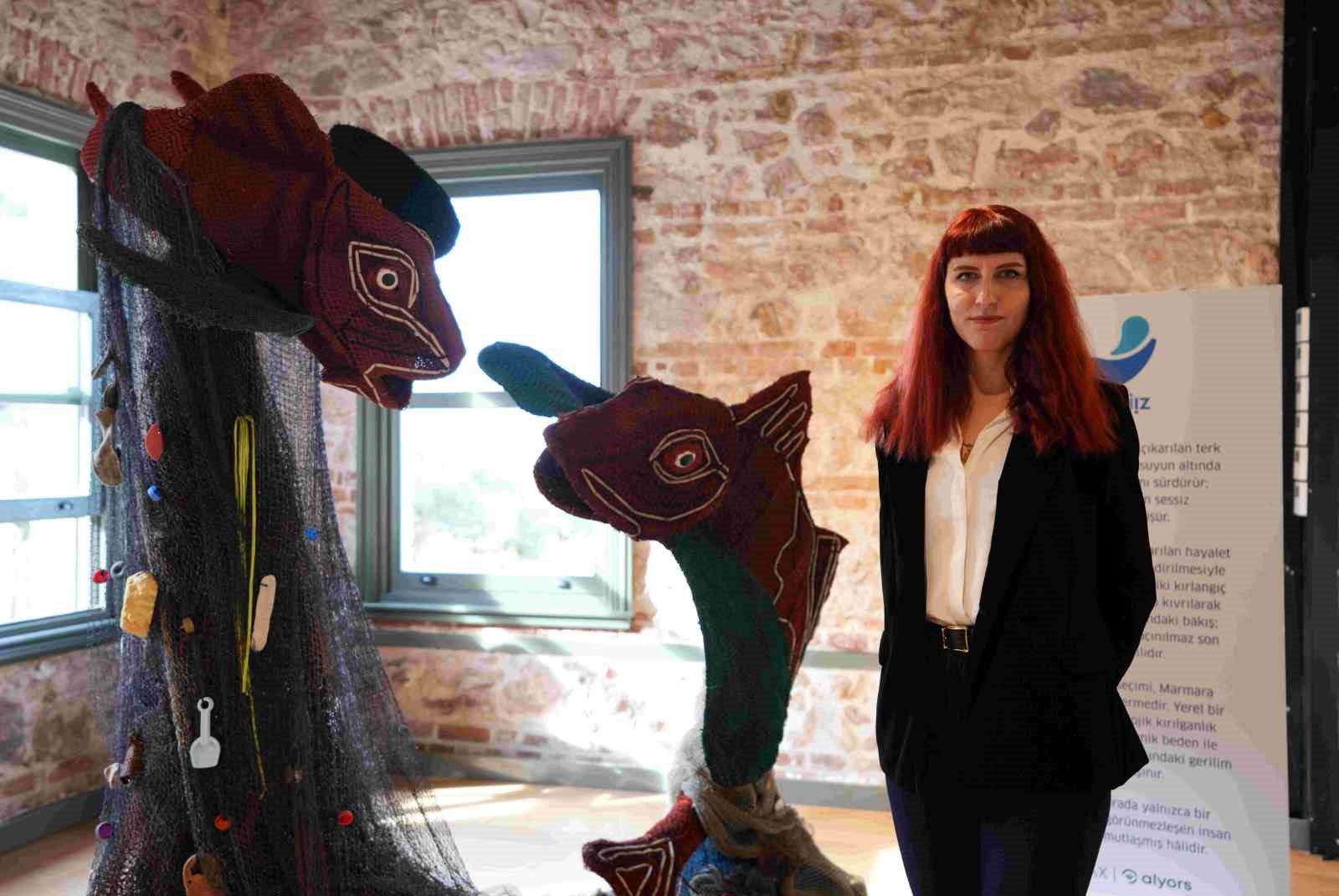 Marmara&rsquo;nın derinliklerindeki "Hayalet Ağ" tehdidine sanat dokunuşu: &Ccedil;ıkarılan ağlar sanat eserine d&ouml;n&uuml;şt&uuml;
