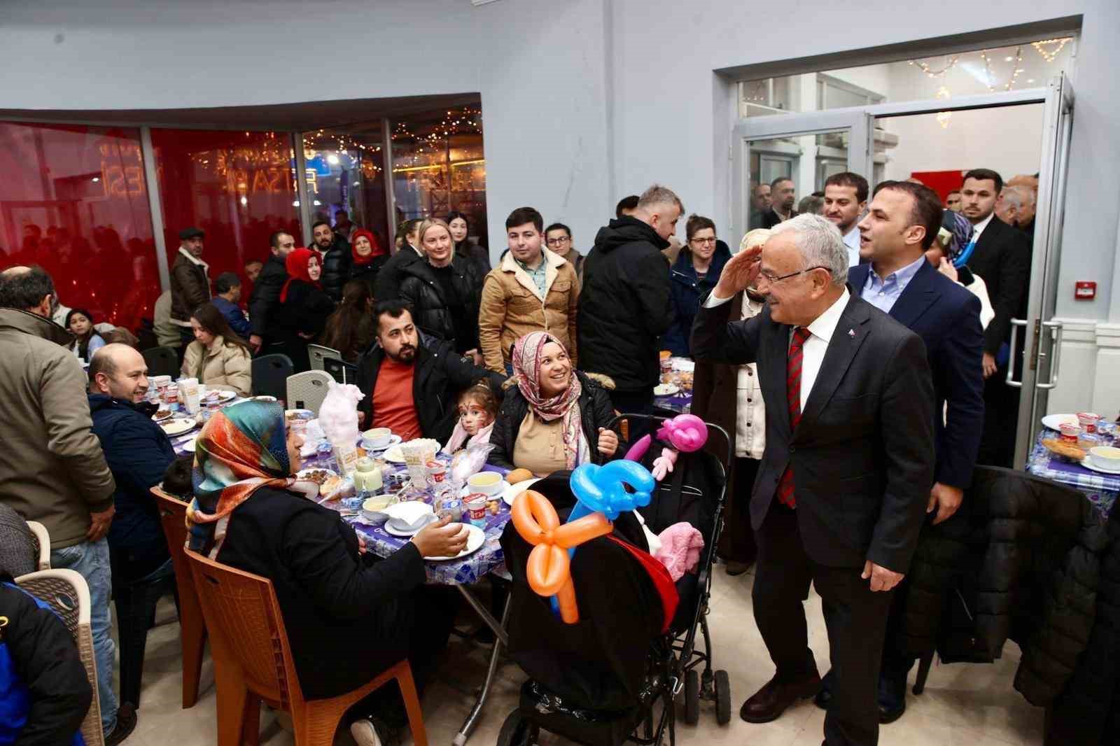 Başkan G&uuml;ler: "Yaptığımız yatırımlar ile daha g&uuml;zel g&uuml;nlere gideceğiz"
