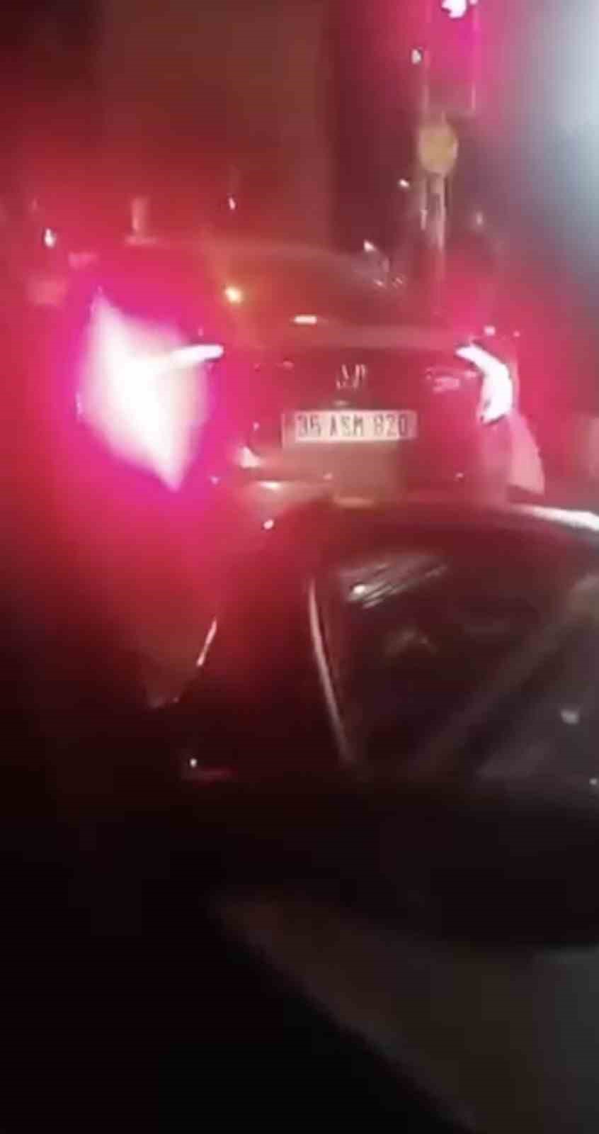 Bursa&rsquo;da trafikte motosikletliye kadın s&uuml;r&uuml;c&uuml;den tekme ve tokatlı saldırı
