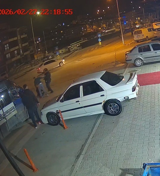Ankara&rsquo;da husumetlisini &ouml;ld&uuml;resiye darp eden 3 saldırgan kameraya yansıdı
