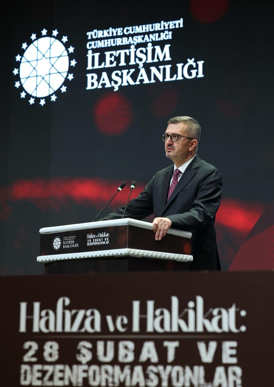 İletişim Başkanı Duran: "İran&rsquo;ın egemenliğini ihlal eden saldırıları esefle karşılıyoruz"
