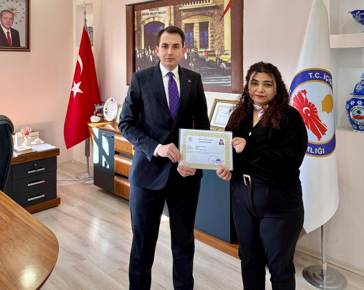 Hisarcık Kaymakamı Atam, proje &ouml;ğretmenlerini başarılarından dolayı &ouml;d&uuml;llendirdi
