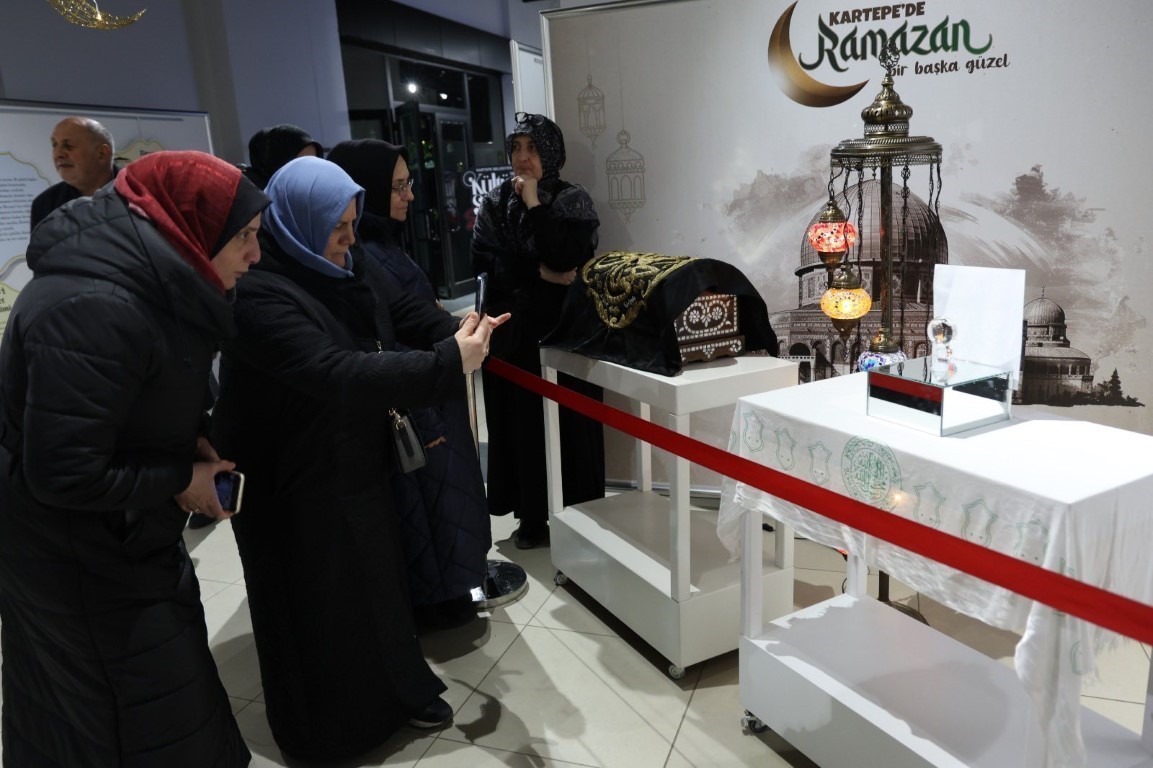 Kartepe&rsquo;de "Sakal-ı Şerif" ve Kabe &ouml;rt&uuml;s&uuml; ziyarete a&ccedil;ıldı
