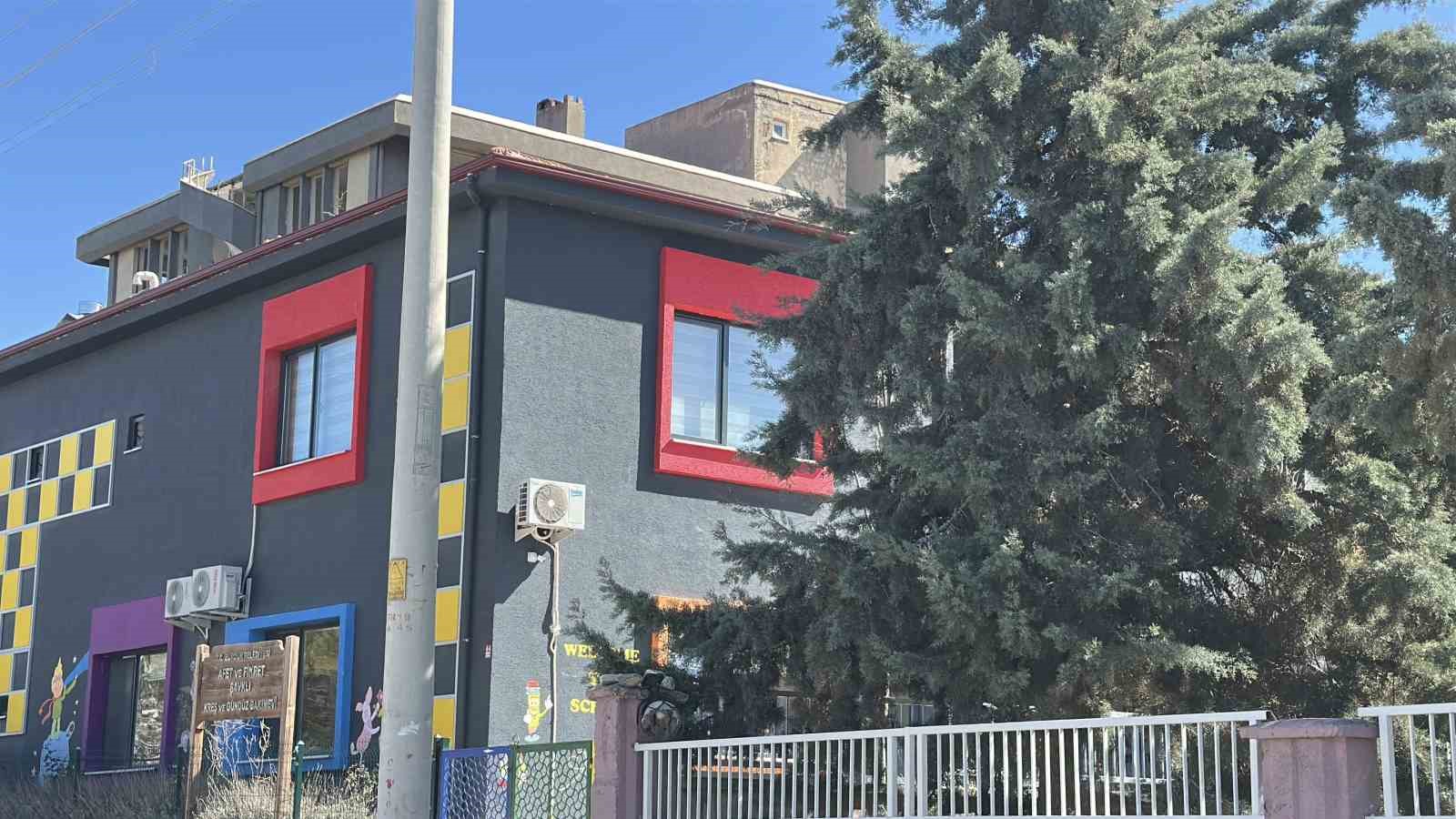 Burdur Belediyesine ait kreşte yemek sonrası &ccedil;ocuklarda kusma ve bulantı şikayeti
