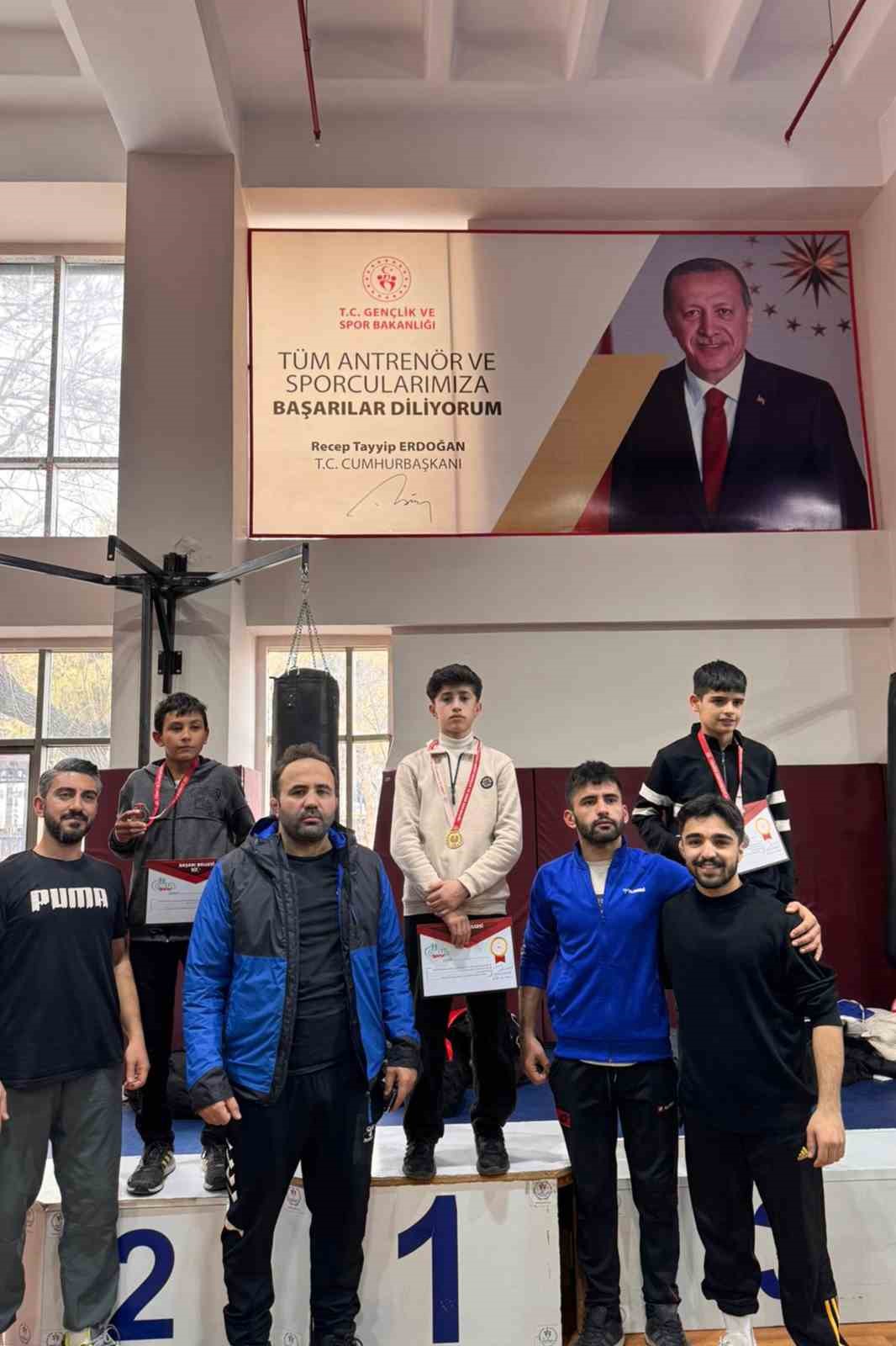 &Ccedil;ataklı &ouml;ğrenciler Muay Thai İl Şampiyonası&rsquo;nda derece elde etti
