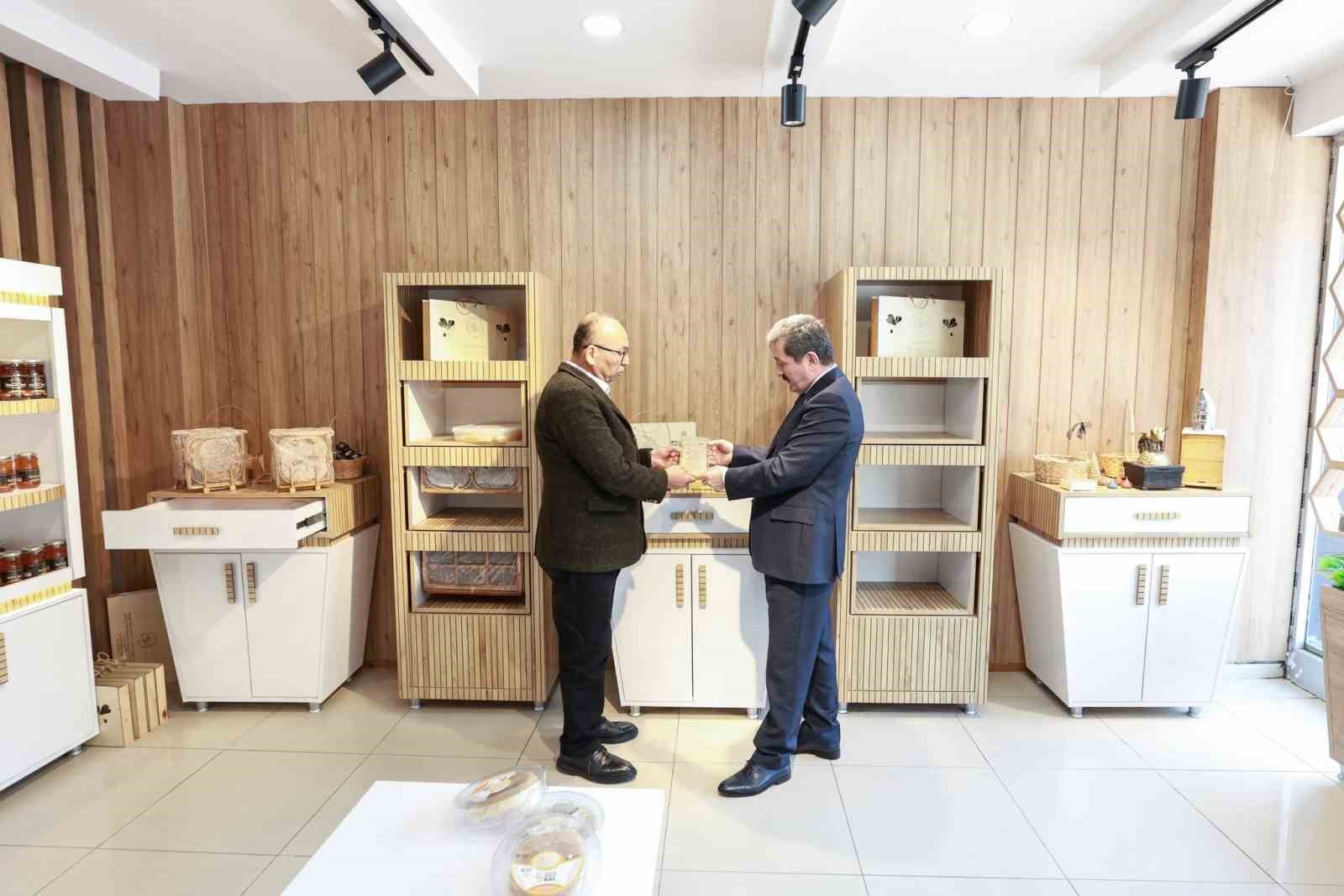 Samsun&rsquo;da 2025&rsquo;te bin 12 ton bal ve 38 ton bal mumu &uuml;retildi
