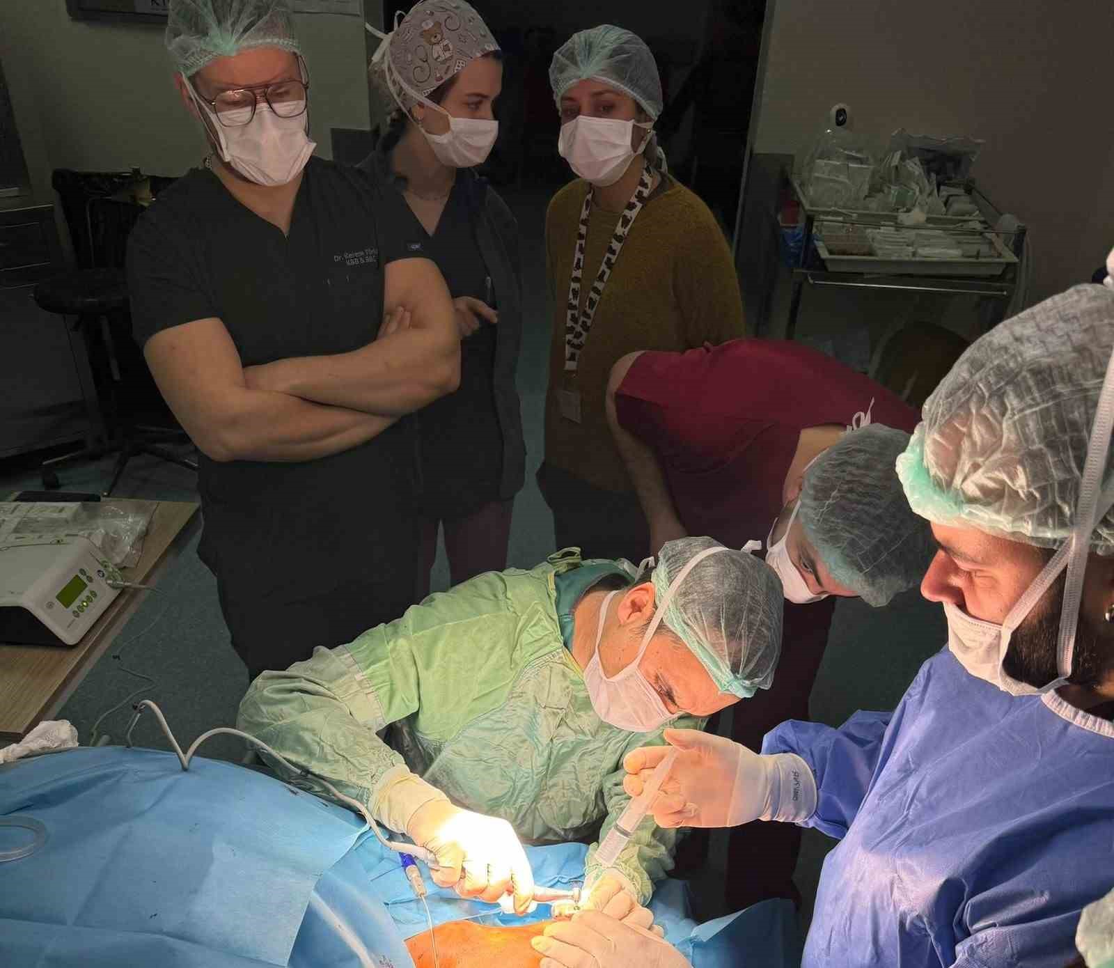 Balıkesir’de ilk kemiğe implante işitme cihazı ameliyatı yapıldı