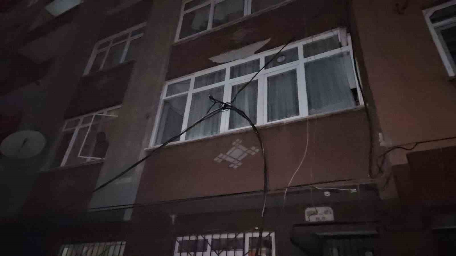 Şişli’de elektrik direğindeki patlama motorlara sıçradı